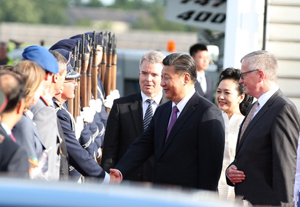 习近平抵达柏林开始对德国进行国事访问