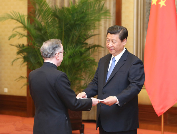 习近平接受八国新任驻华大使递交国书