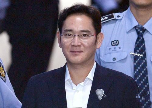 三星副会长李在镕案一审将宣判 电视台直播被禁