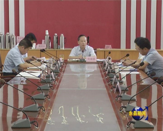区政府党组理论中心组开展集中学习