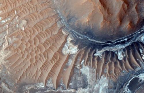 资料图:火星陨石坑。图片来源:NASA官网 资料图:火星陨石坑。图片来源:NASA官网