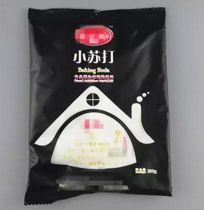 她把小苏打撒到房间角落里 第二天奇迹出现了