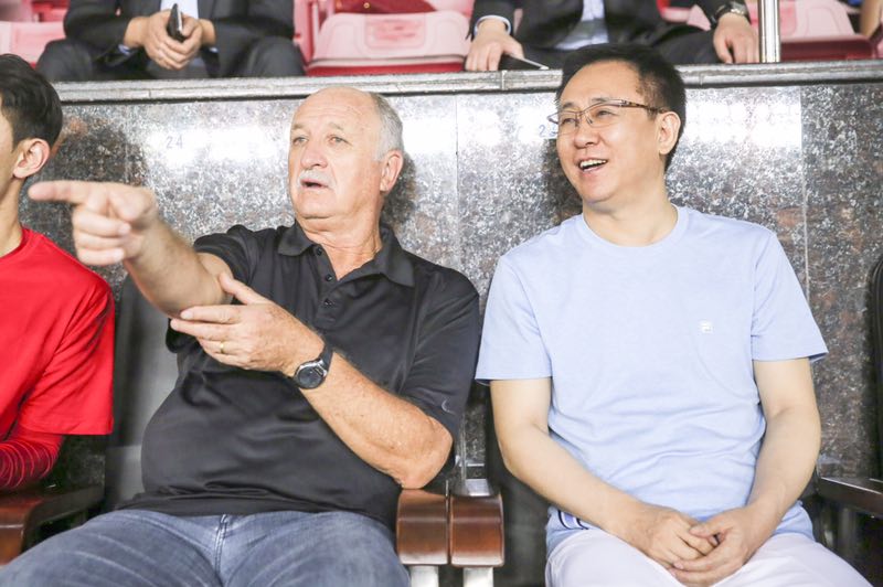 马云越洋电话祝贺许家印 恒大为中国足球带来信心