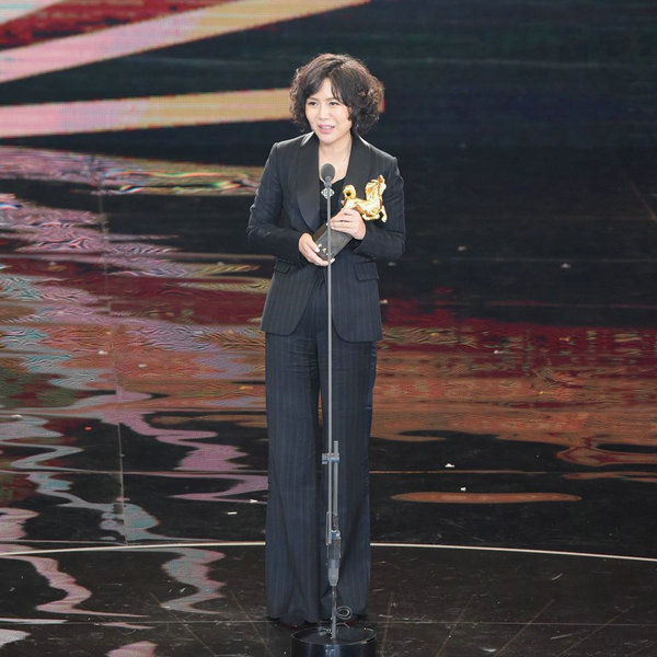文晏获金马最佳导演：感谢小演员为孩子发声