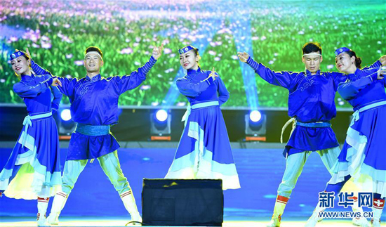 习近平回信勉励乌兰牧骑队员:永远做草原上的"红色文艺轻骑兵"
