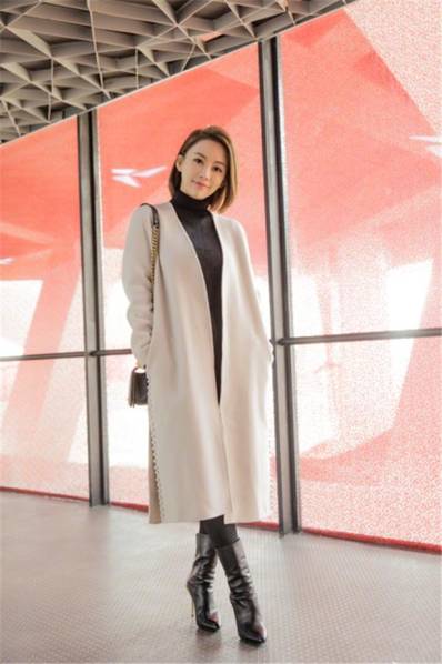 潘晓婷美艳助力电竞运动 男粉丝扛不住