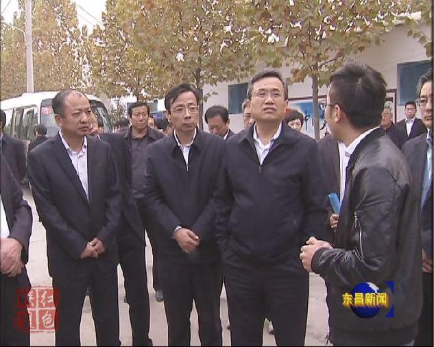 全市重点工作推进会与会人员来我区观摩