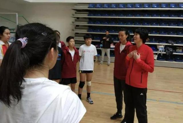 郎平出任北师大女排主教练 一段演说令大学生动容
