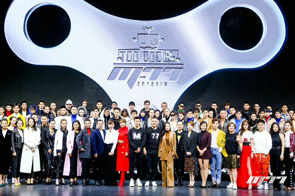 黄晓明张帅创立男装品牌亮相 红毯星光云集
