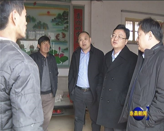 彭志国到沙镇走访慰问贫困户