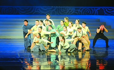 结合时代特点大力弘扬“红船精神” 奋力走在新时代前列