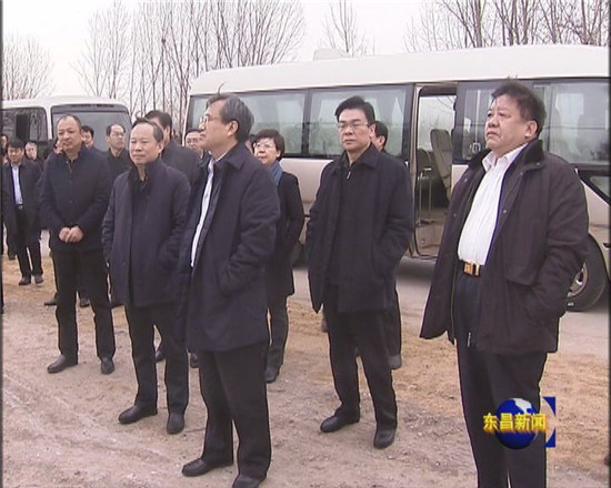 全市“路长制”工作现场推进会与会人员来我区观摩