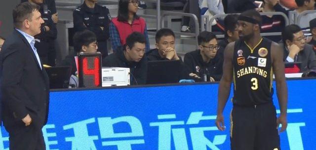 凯撒终“醒悟”弃用小丁重用劳森收奇效，这样下去山东冠军稳了