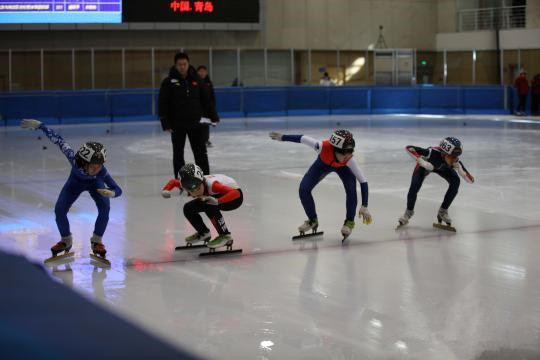 中国顶级短道速滑青少年锦标赛青岛落幕