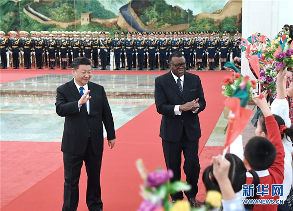 习近平同纳米比亚总统根哥布举行会谈 两国元首一致决定 建立中纳全面战略合作伙伴关系