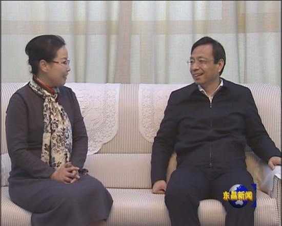 荣红智会见全国人大代表窦延丽