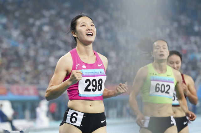 厉害了！女飞人闪耀日本 中国军团一天狂揽三冠