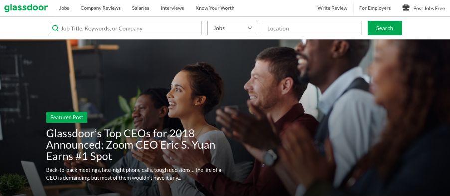 赢了库克！曾9次被拒签的中国小伙当选美国最佳CEO说起美国大公司里叱咤风云的CEO，你可能想到的多半会是苹果的库克、脸书的扎克伯格或者亚马逊的贝索斯，甚至已故的