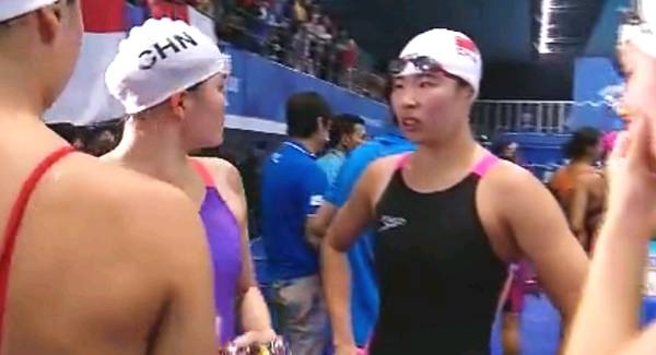 中国队银牌被取消！4位游泳姑娘彻底懵了，香港队喜极而泣
