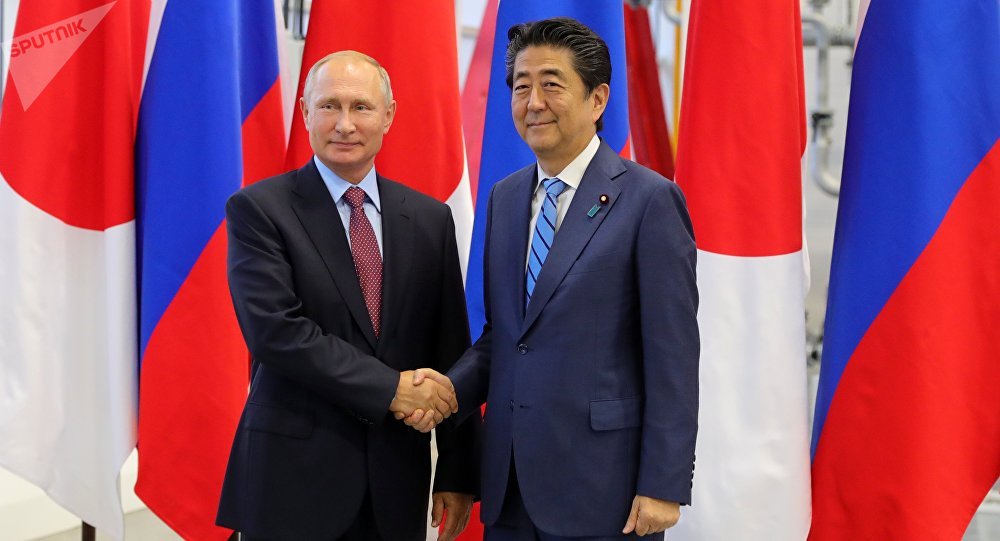 普京见完安倍后表态：想一夜解决领土争端太天真