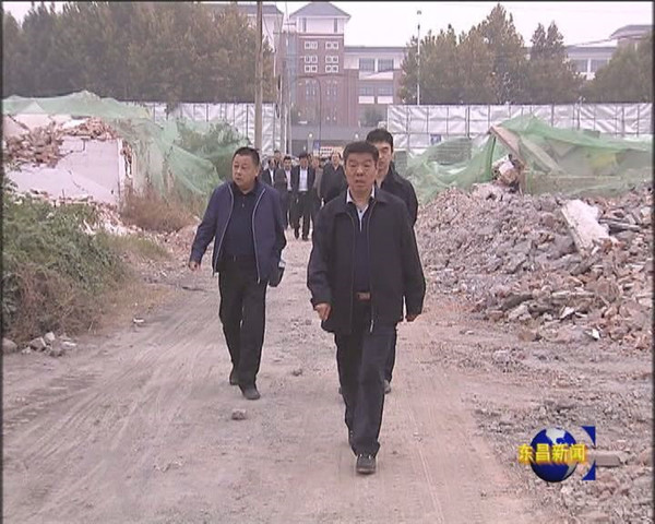 我区加强拆迁工地扬尘治理工作