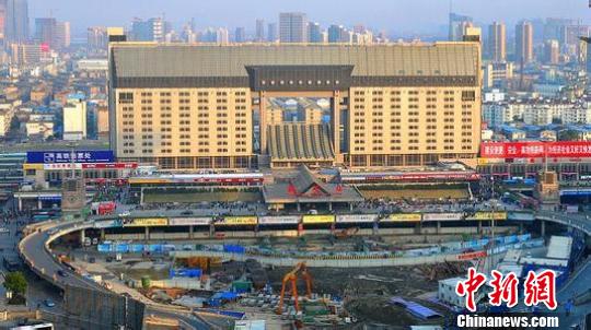 重建的杭州站于1999年底正式启用,沿用至今。 铁路杭州站提供 摄 重建的杭州站于1999年底正式启用,沿用至今。 铁路杭州站提供 摄