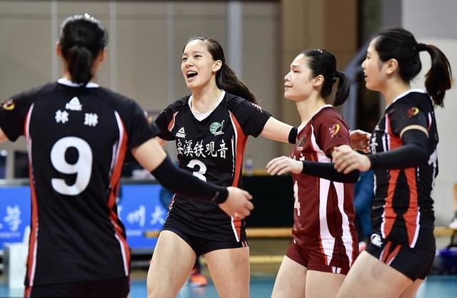 女排黑马轰132分超袁心玥1倍 最美副攻为郎平解忧？