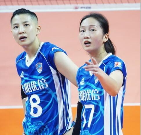 女排21岁快刀奇兵出炉！两大绝技胜过刘晓彤，郎平带她减压朱婷？