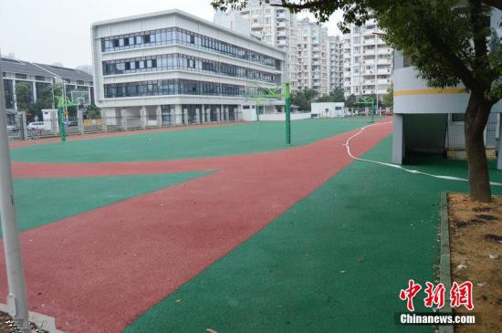 中小学塑胶跑道出强制性新国标 对18种有害物质做限定