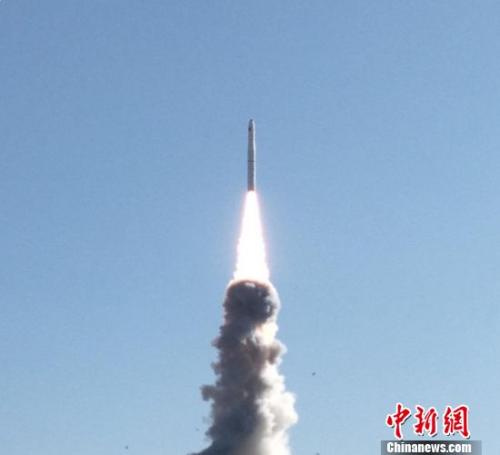 一箭四星 中国成功发射“吉林一号”光谱01/02星及两颗小卫星
