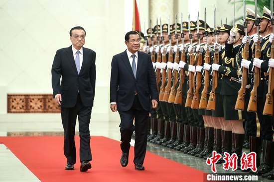 李克强同柬埔寨首相洪森会谈：推动中柬友好与合作迈向更高水平