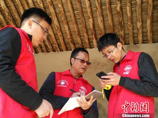 兰州“80后”志愿服务900小时 向善的力量引众传温情
