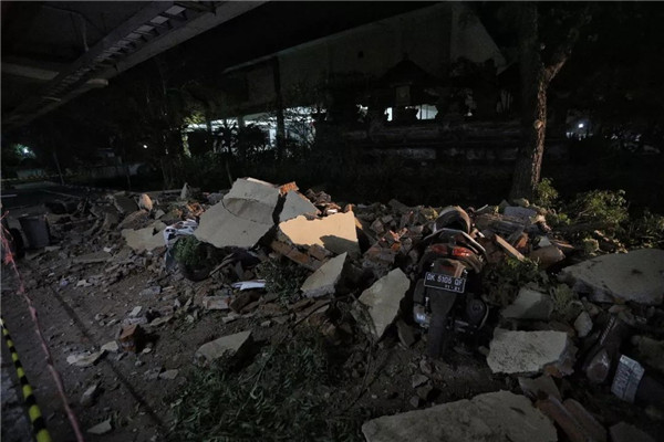印尼龙目岛5.8级地震已致2人死亡44人受伤