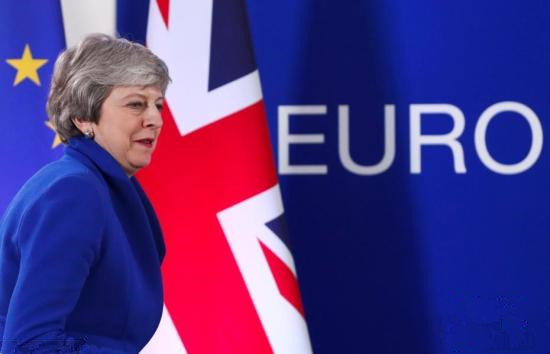 英国首相特雷莎·梅被要求16日公布离职时间表