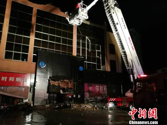图为救援的现场 陈志浩 摄 图为救援的现场 陈志浩 摄