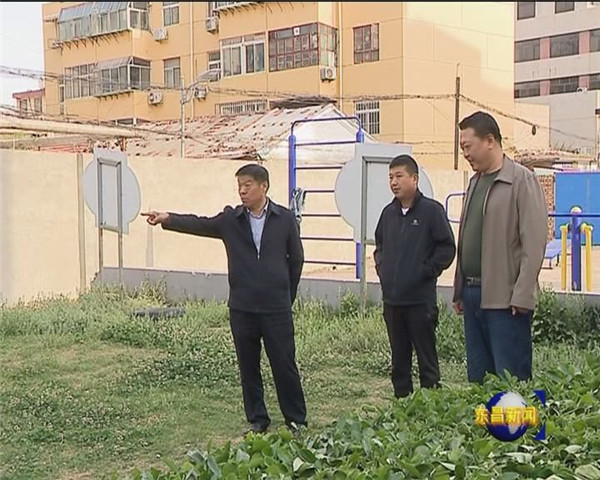 加强背街小巷管理  提升居民生活环境
