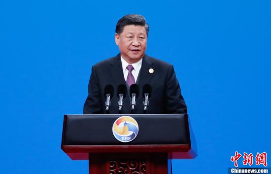 4月26日,中国国家主席习近平在北京出席第二届“一带一路”国际合作高峰论坛开幕式并发表主旨演讲。<a target='_blank' href='http://www.chinanews.com/'>中新社</a>记者 杜洋 摄 4月26日,中国国家主席习近平在北京出席第二届“一带一路”国际合作高峰论坛开幕式并发表主旨演讲。<a target='_blank' href='http://www.chinanews.com/'>中新社</a>记者 杜洋 摄