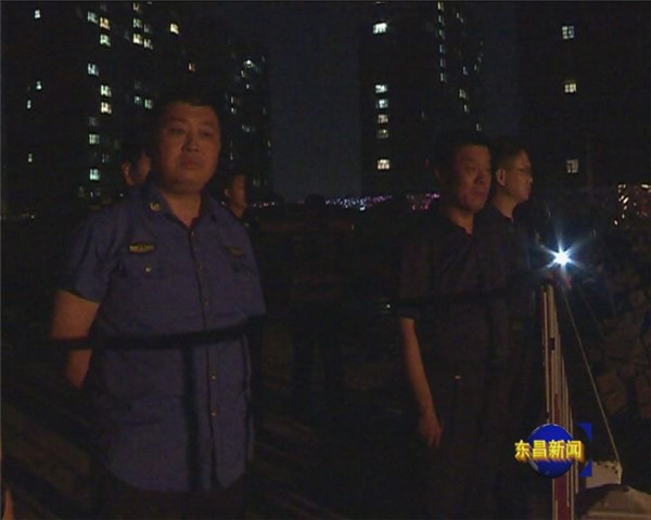 区领导夜查环保及城市管理工作