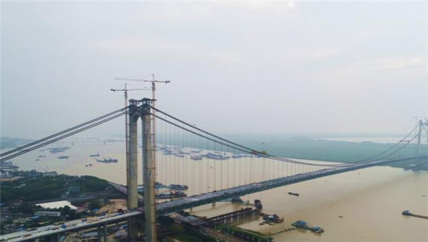 世界最大跨度公铁两用斜拉桥主塔顺利封顶