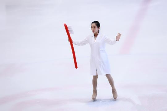 身为大学老师的宋琛参加了大众组三个项目的比赛获得一金两银。 身为大学老师的宋琛参加了大众组三个项目的比赛获得一金两银。