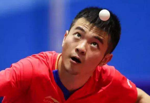 泪目！1将带伤坚持比赛！国乒头号种子挑大梁！3:1霸气淘汰1劲敌