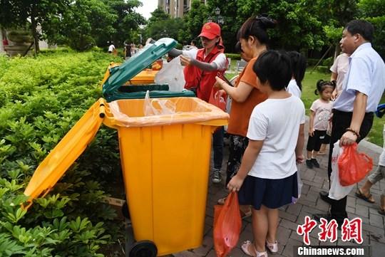 46城强制垃圾分类 计划建成生活垃圾分类处理系统