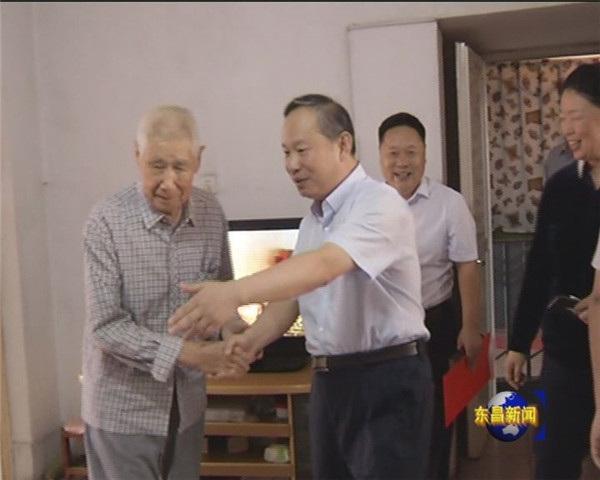 刘培国到堂邑镇张庄村调研并走访慰问退役军人