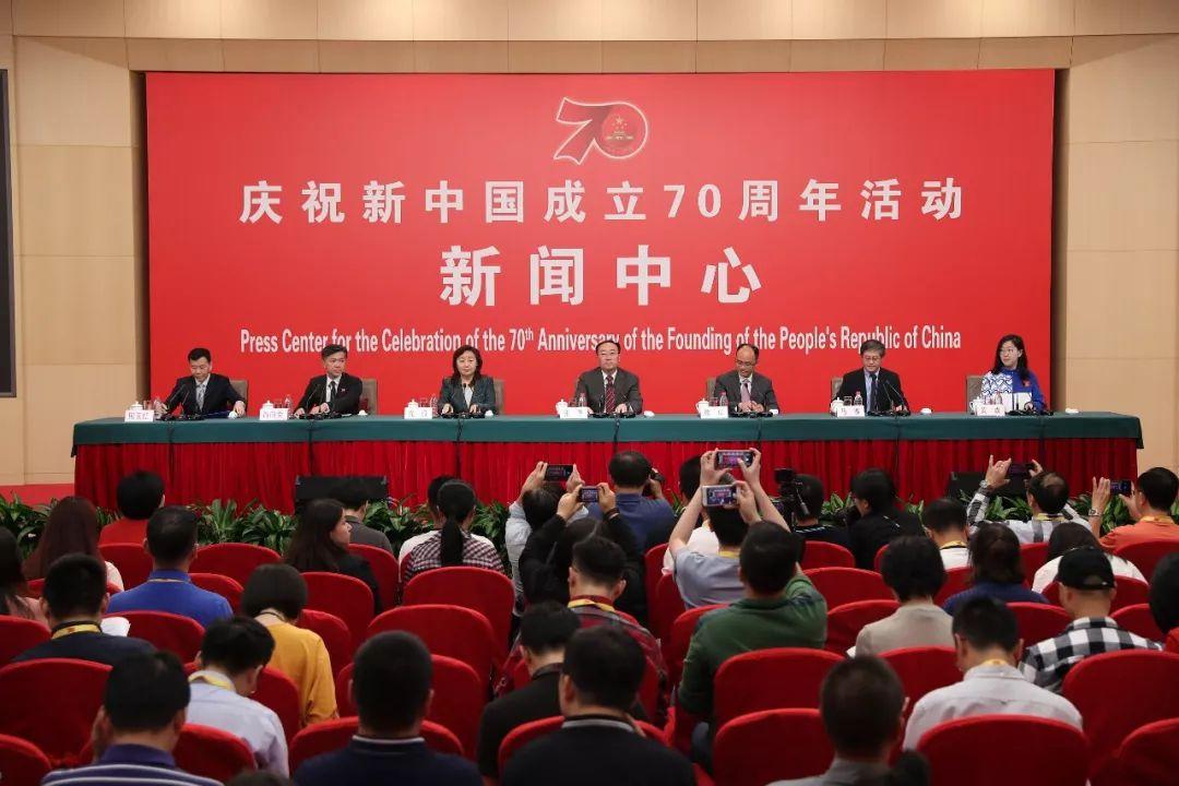国庆活动群众游行都有谁？快递小哥、广场舞大妈将亮相