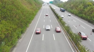 “最难考场”比拼自动驾驶 无人阶段离我们还很远