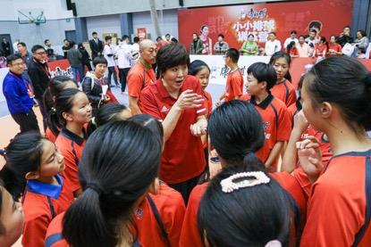 女排世界杯刚结束不久 郎平和朱婷为啥“隔网相对”？