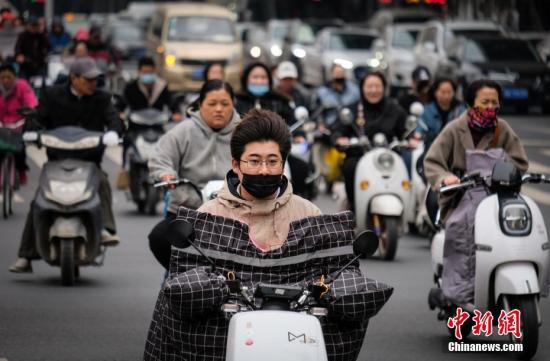 强冷空气影响中东部地区 内蒙古中西部等地有沙尘