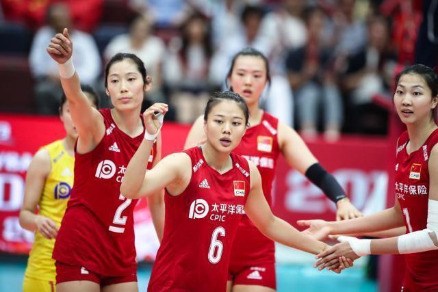女排朱袁张合体冲冠！天津挖4大国手打世俱杯，郎平布局真妙