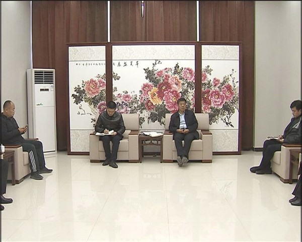 贾相云代表区委、区政府对紫荆公园项目和红旗小学项目责任主体就扬尘污染防治工作不到位问题进行约谈
