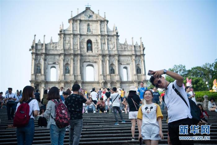 点击进入下一页